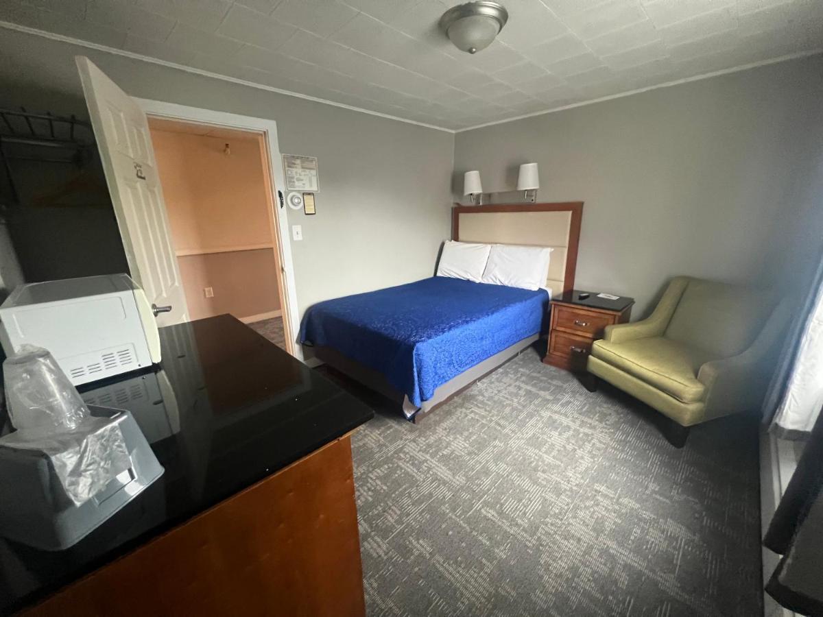 Vacationland Inn & Suites Brewer Екстериор снимка